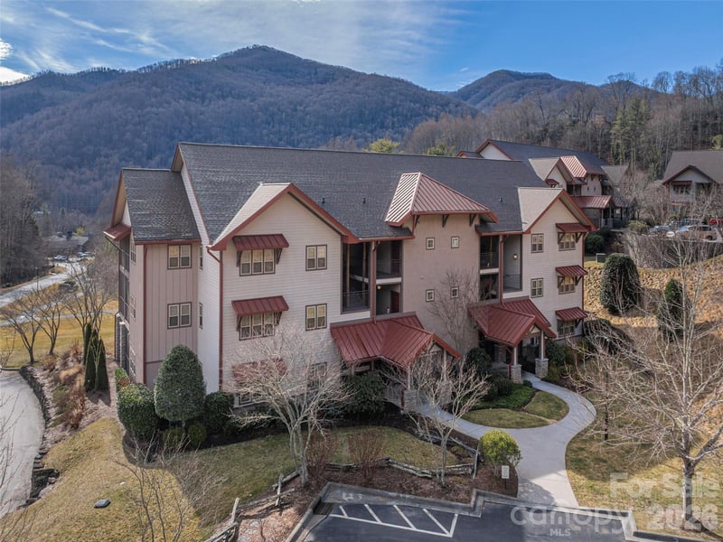 1650 Country Club Dr #C302, Maggie Valley, NC 28751