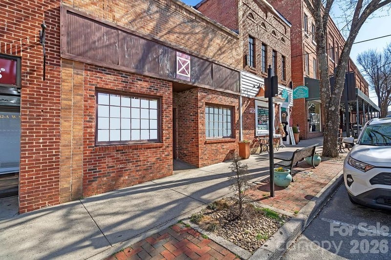 46 Main St, Brevard, NC 28712