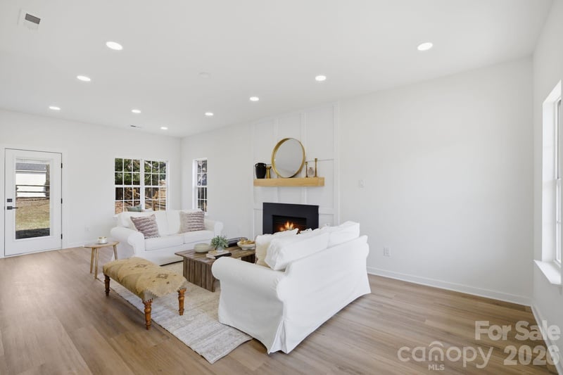 171 Kristens Court Dr, Mooresville, NC 28115