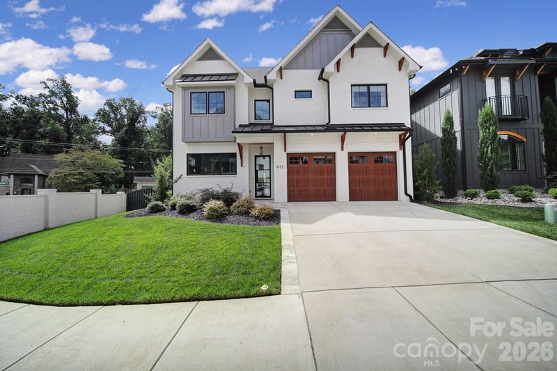 911 Laurel Creek Ln, Charlotte, NC 28211