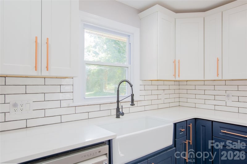 581 Clyde Dr, Winston Salem, NC 27104