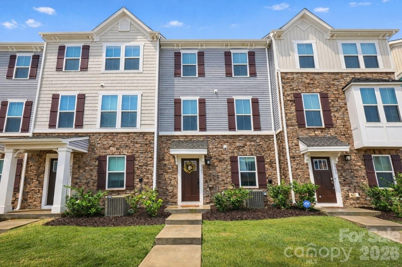 1305 Newell Towns Ln, Charlotte, NC 28262