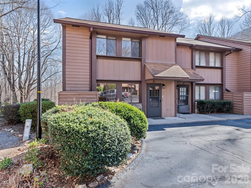 37 George Cir, Maggie Valley, NC 28751