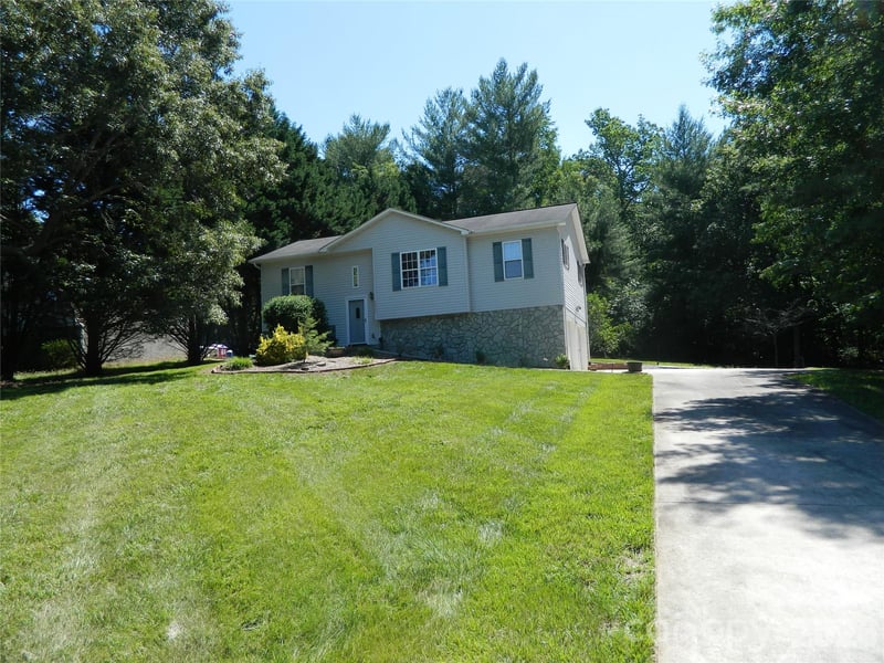 5320 Eider Ln, Granite Falls, NC 28630