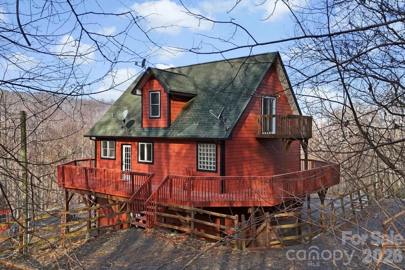 11 Roberts Dr, Swannanoa, NC 28778
