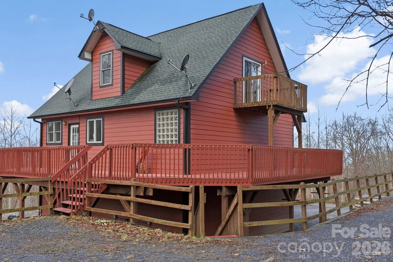 11 Roberts Dr, Swannanoa, NC 28778