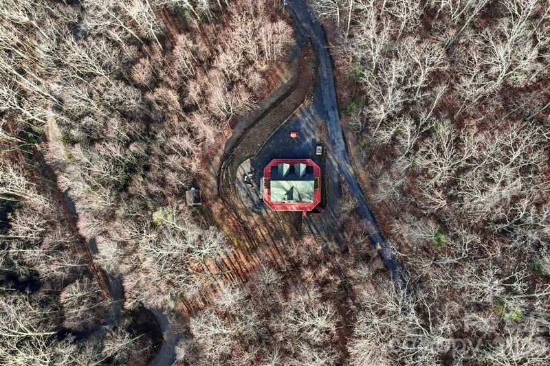 11 Roberts Dr, Swannanoa, NC 28778