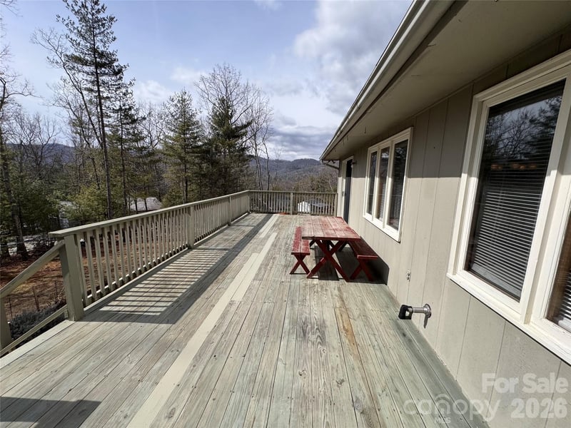 35 Azalea Dr, Spruce Pine, NC 28777