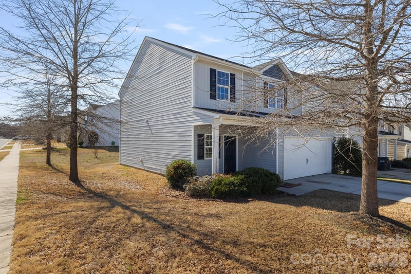 8203 Paw Valley Ln, Charlotte, NC 28214