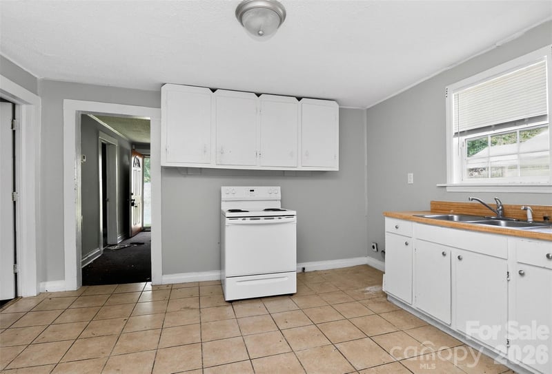 1102 Davidson Ave, Gastonia, NC 28052