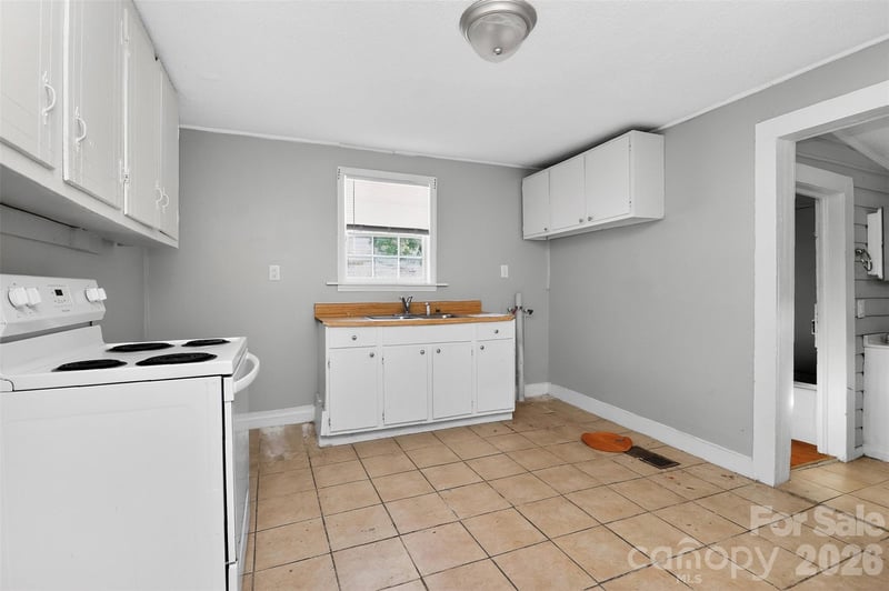 1102 Davidson Ave, Gastonia, NC 28052
