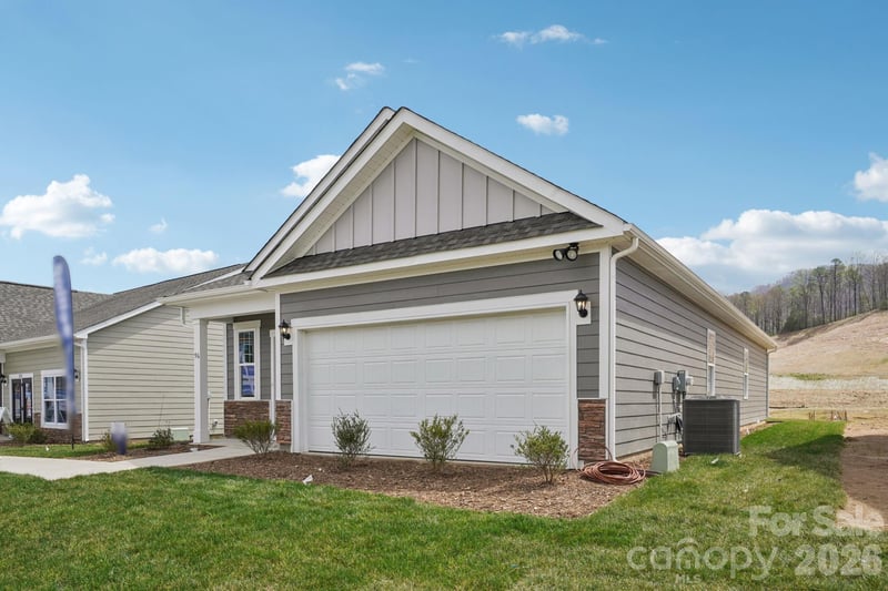 37 Cora View Trl, Waynesville, NC 28785