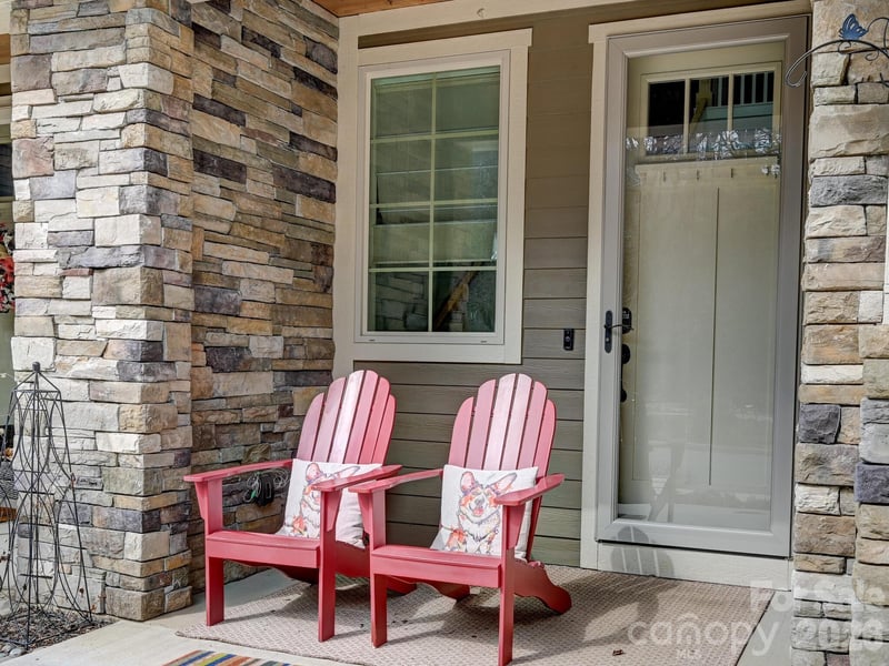 554 Sweet Birch Park Ln, Black Mountain, NC 28711