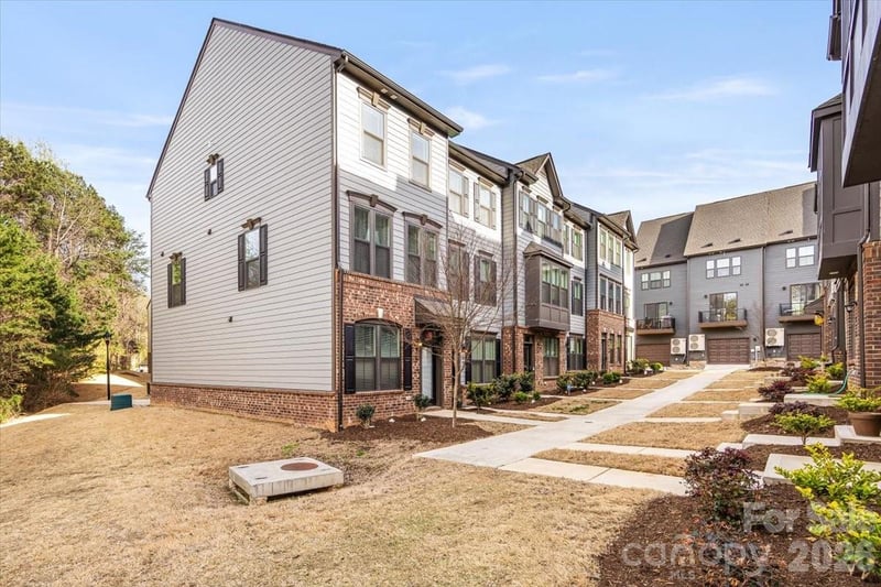 425 Tristram Ln, Charlotte, NC 28205