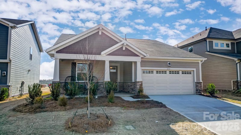 2706 Phoenix Ct, Gastonia, NC 28052