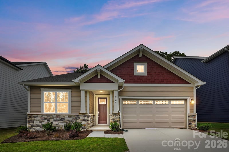2706 Phoenix Ct, Gastonia, NC 28052