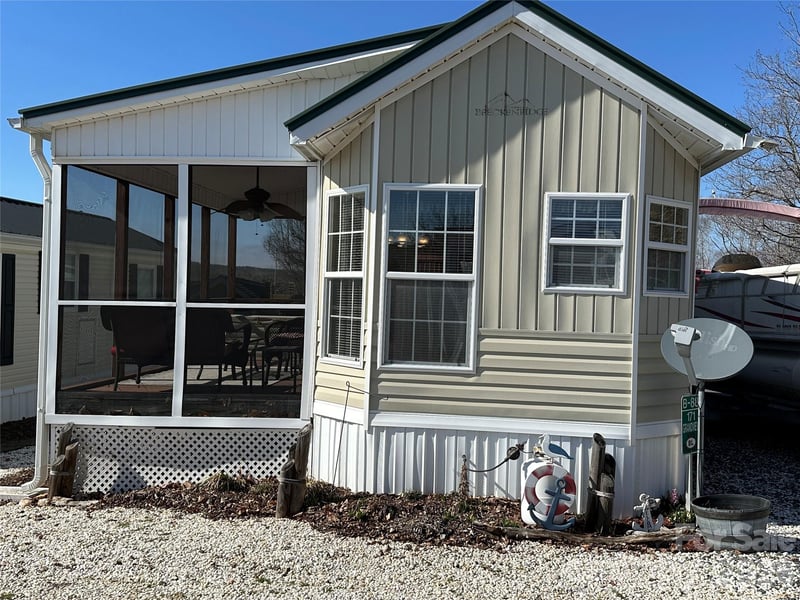 171 Grand View Dr, New London, NC 28127