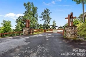 w12 Curtain Bluff, Hendersonville, NC 28791
