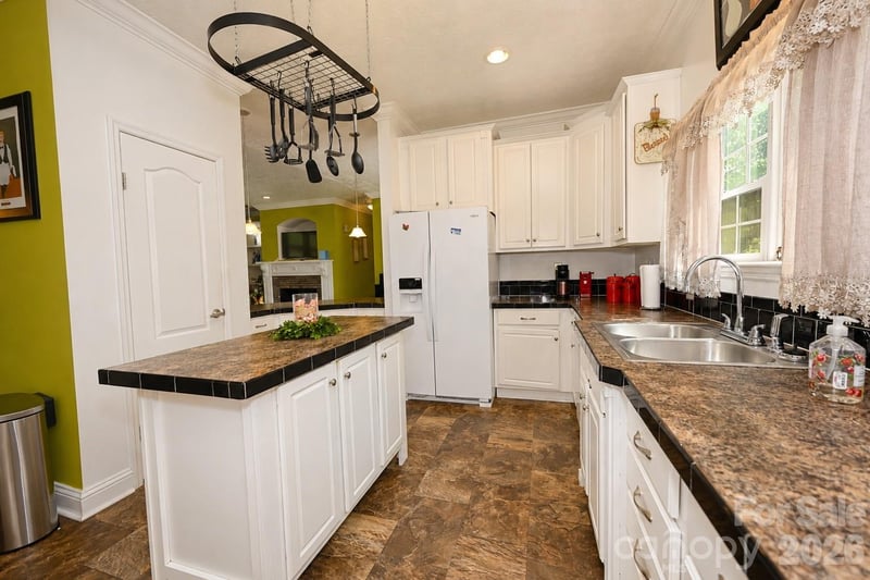 3951 Springs Rd, Conover, NC 28613