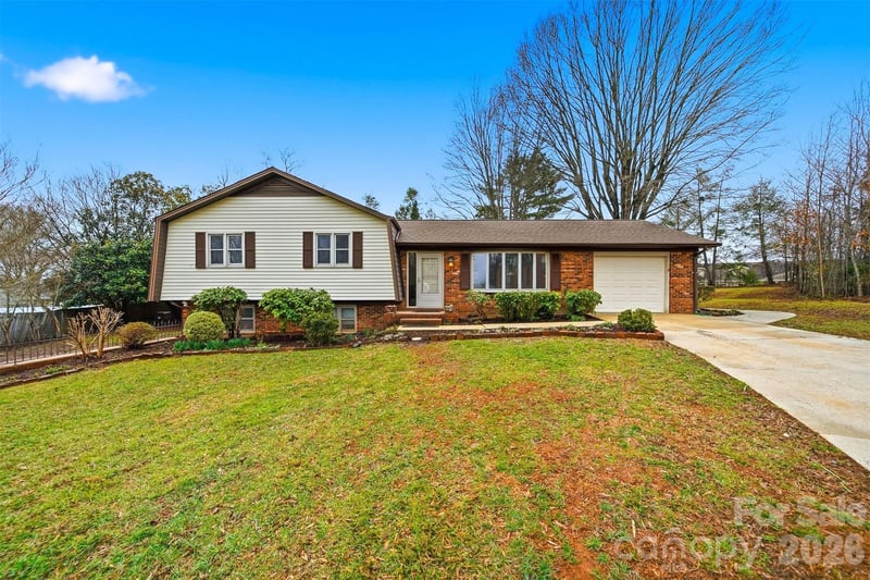 4776 Kennedy St, Hickory, NC 28602