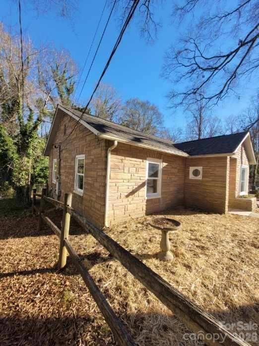 1116 East Dr, Gastonia, NC 28052