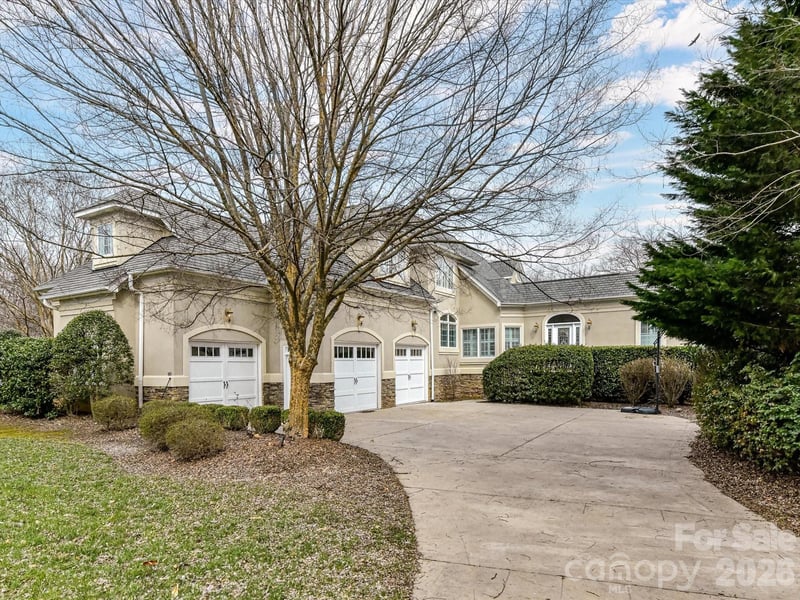 1805 Mt Isle Harbor Dr, Charlotte, NC 28214