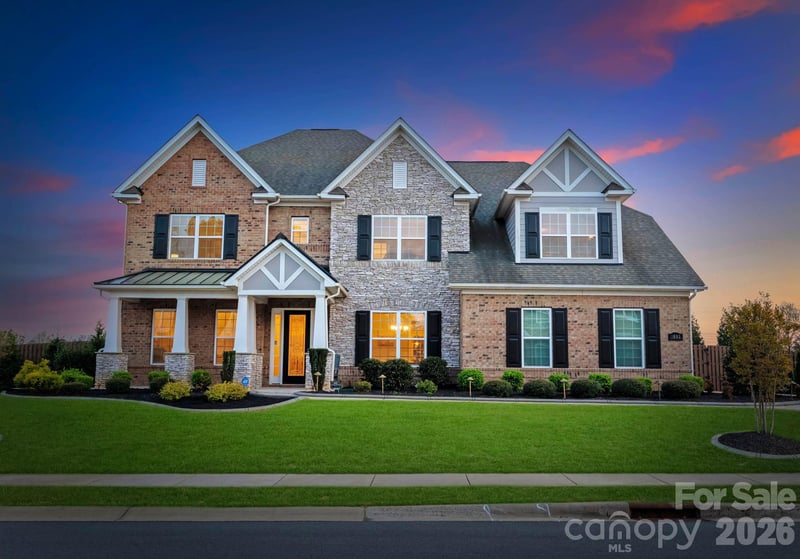 1053 Harlow's Crossing Dr, Matthews, NC 28104