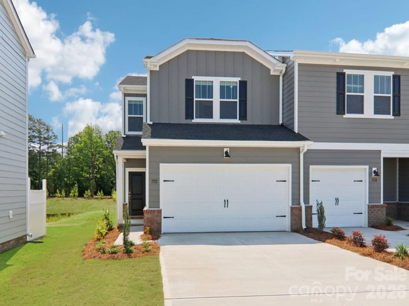 8216 Hidden Springs Trl, Charlotte, NC 28216