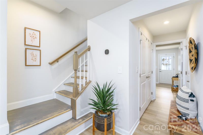 2102 Trout Lily Ln, Matthews, NC 28104
