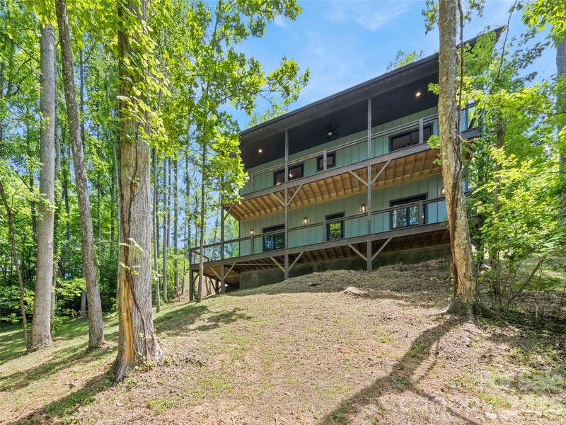 288 Ironwood Dr, Clyde, NC 28721
