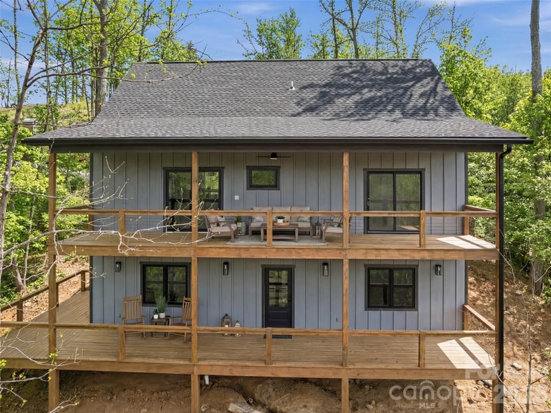 288 Ironwood Dr, Clyde, NC 28721