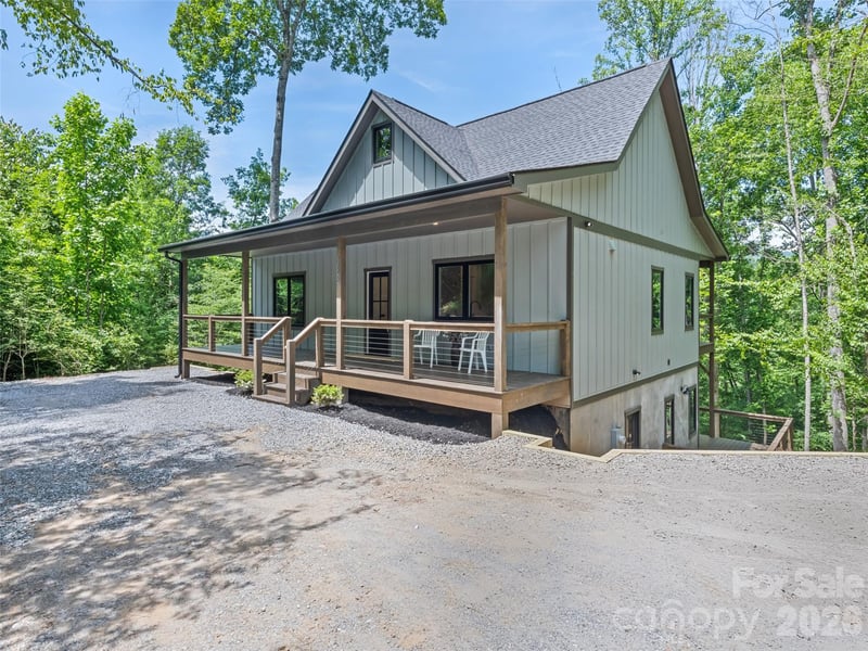 288 Ironwood Dr, Clyde, NC 28721