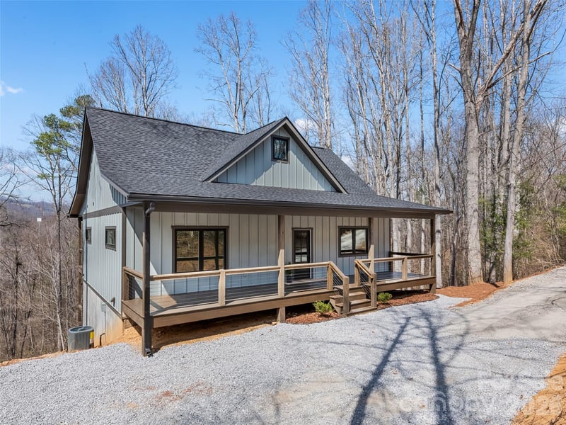 288 Ironwood Dr, Clyde, NC 28721