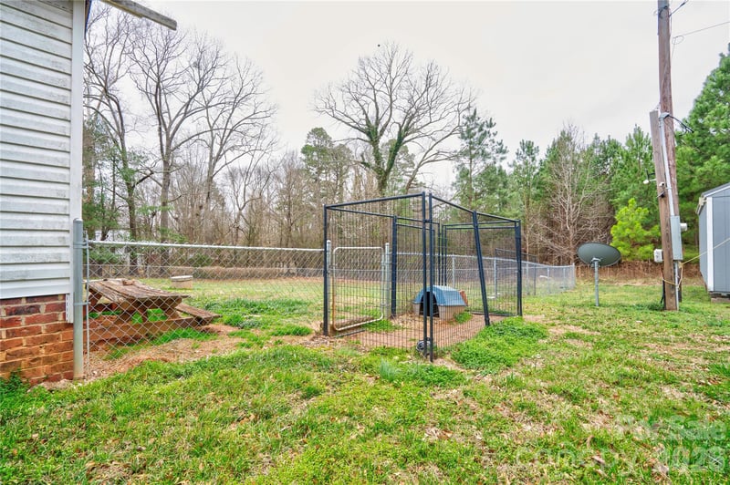 125 Church View Dr, Lawndale, NC 28090