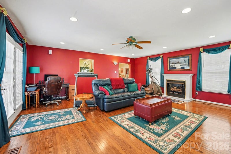 140 Eastwood Dr, Statesville, NC 28625