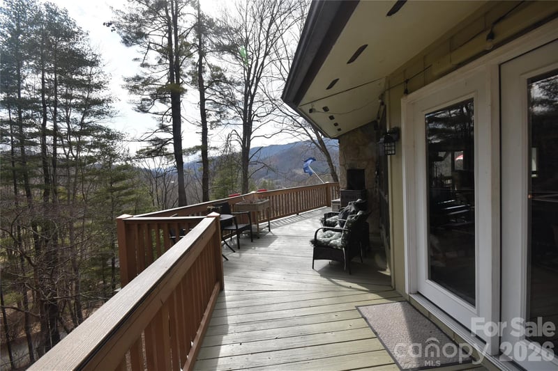 1299 Country Club Dr, Canton, NC 28716