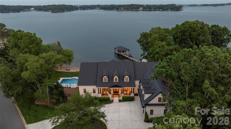 8170 Bay Pointe Dr, Denver, NC 28037