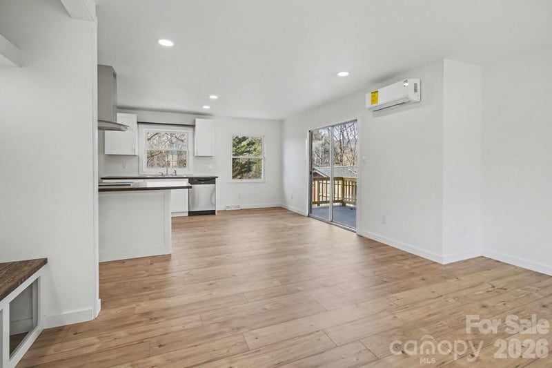 40 Evelake Dr, Asheville, NC 28806