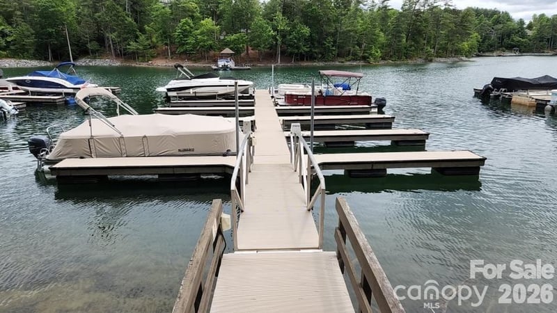 1388 Old Dry Creek Rd, Morganton, NC 28655