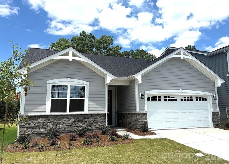 2724 Phoenix Ct, Gastonia, NC 28052