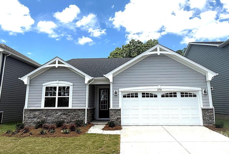 2724 Phoenix Ct, Gastonia, NC 28052