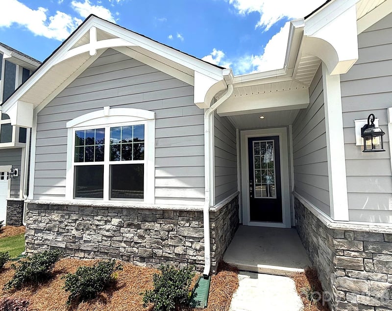 2724 Phoenix Ct, Gastonia, NC 28052