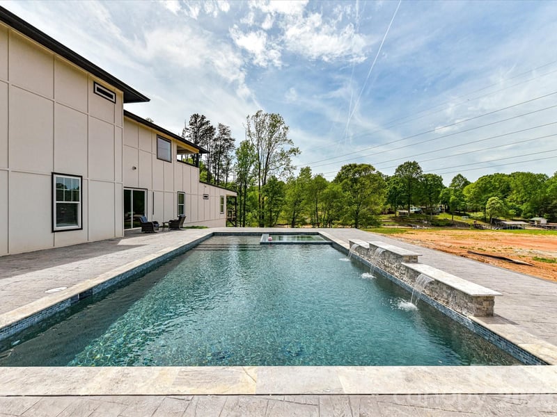 4987 Wildlife Ln, Sherrills Ford, NC 28673