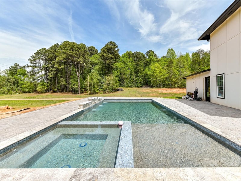 4987 Wildlife Ln, Sherrills Ford, NC 28673