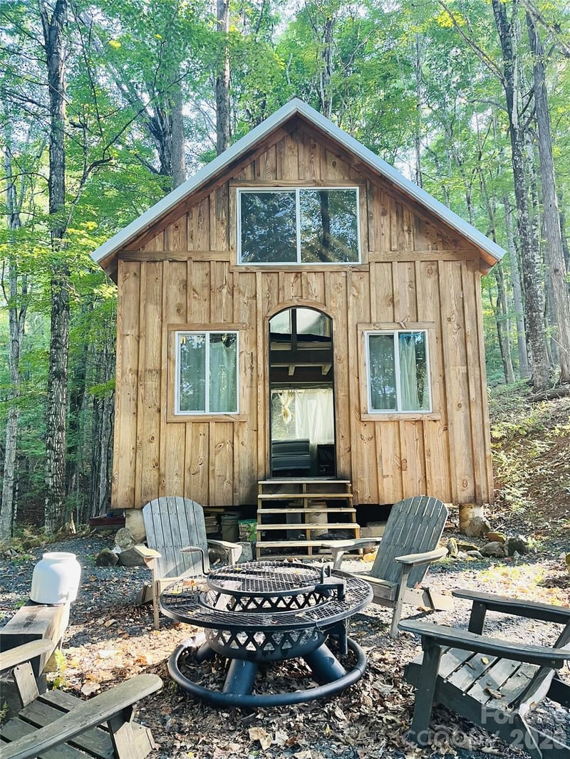 191 Bens Bend, Bakersville, NC 28705