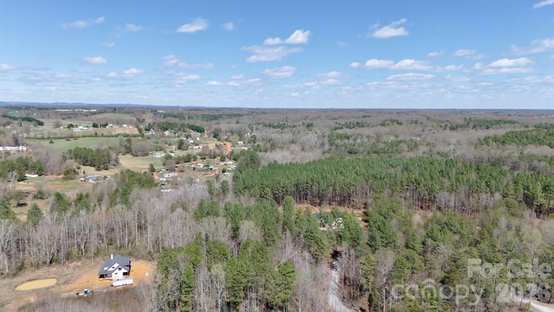 000 Suzanne Ln, Statesville, NC 28677