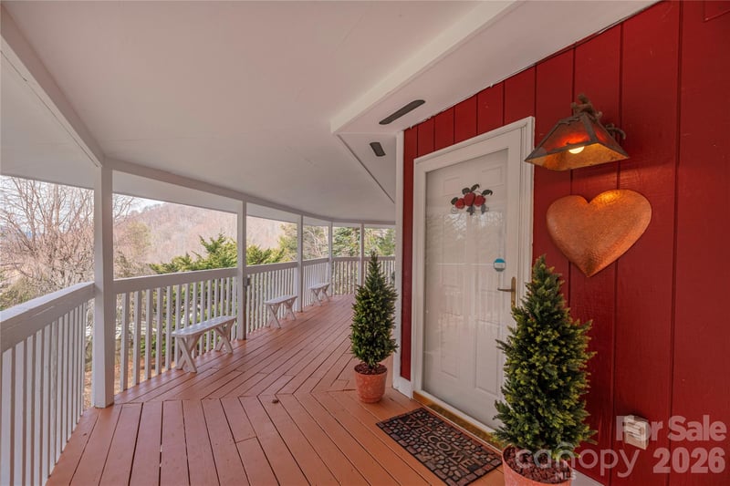 500 Apple Tree Ct, Waynesville, NC 28786