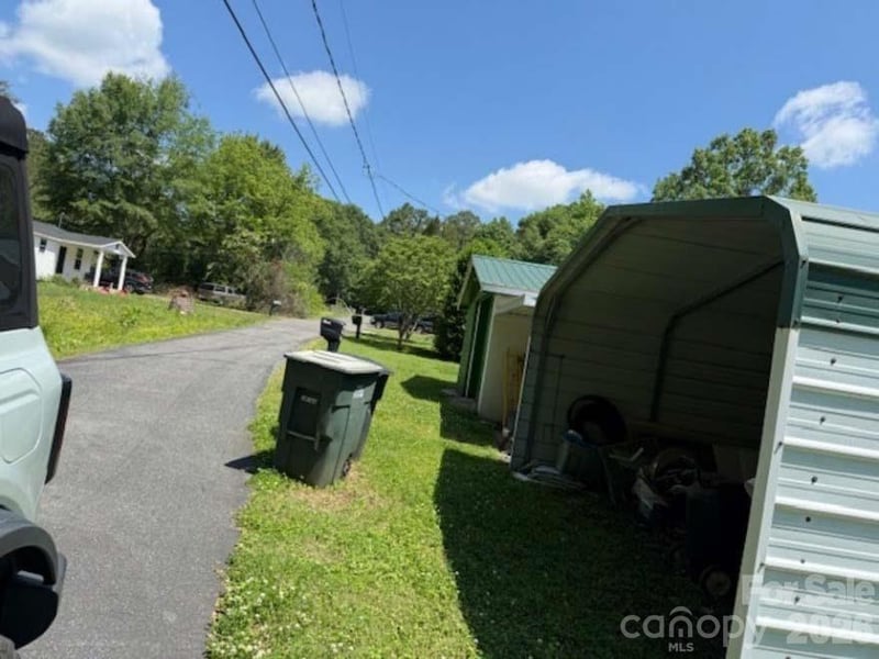 Brooks Rd, Gastonia, NC 28052