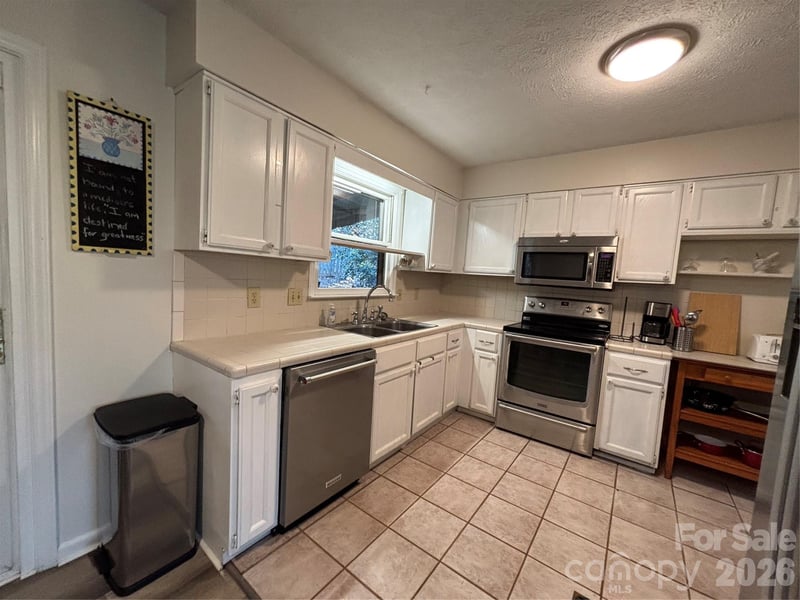 164 Bartlett St, Asheville, NC 28801