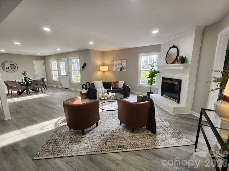 2411 Kimway Dr, Matthews, NC 28105